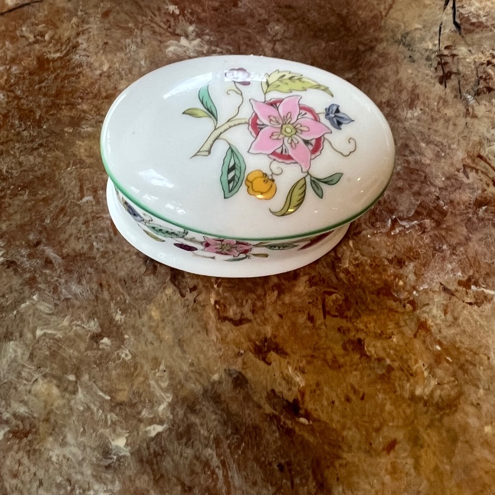 MINTON HADDON HALL BONE CHINA SMALL TRINKET COVERED 'BOX'. VINTAGE PRETTY!